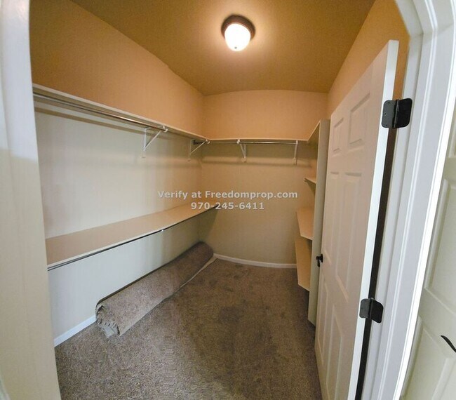 Building Photo - 2482 Wolcott Ave