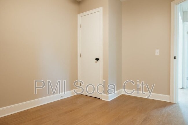 Building Photo - 332 Guilford St