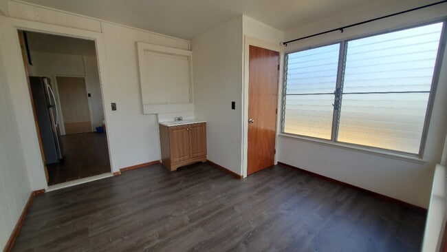 Building Photo - 1138 Kamaile St