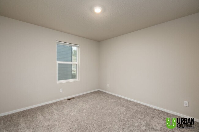 Building Photo - 12406 E Dickens Ln