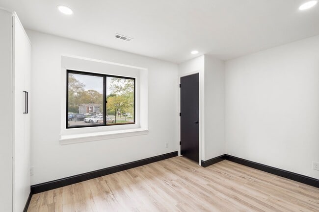 Building Photo - Welcome to Uptown Living in a South Park S...