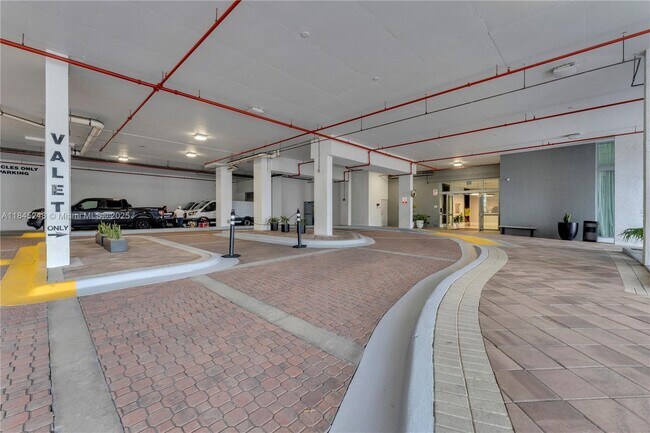 Building Photo - 140 S Dixie Hwy