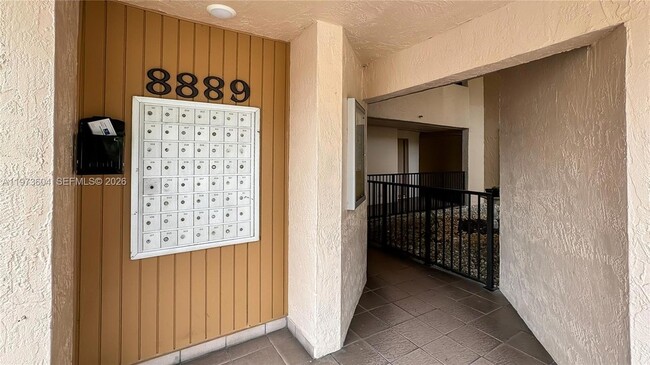 Building Photo - 8889 Fontainebleau Blvd