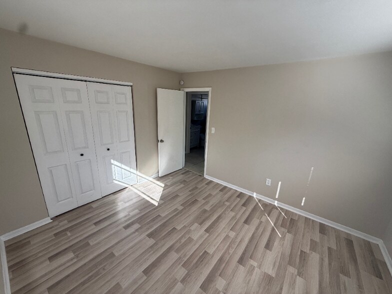 Building Photo - 1407 S Madison Ave