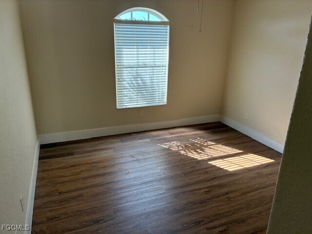 Building Photo - 5410 Chiquita Blvd S