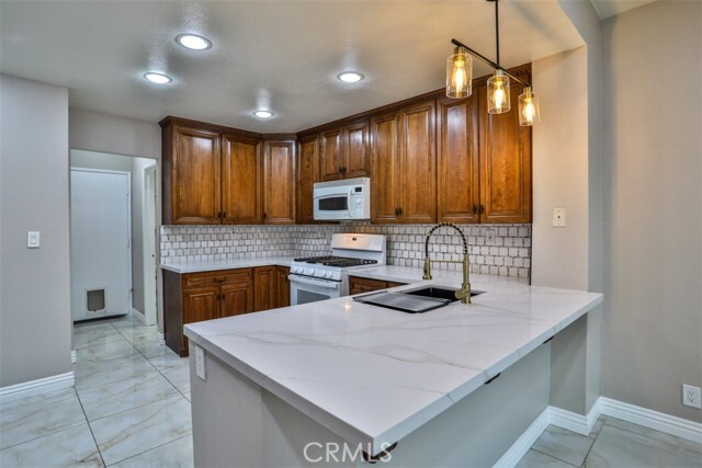 Building Photo - 176 Cll Renata