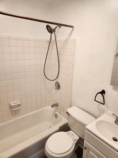 Building Photo - 2844 Club Plaza Rd