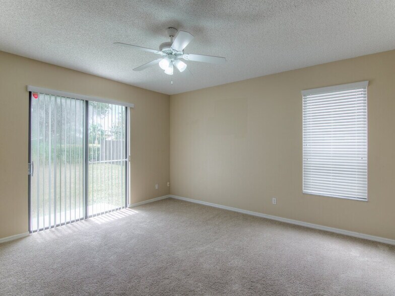 Building Photo - 671 Hardwood Cir