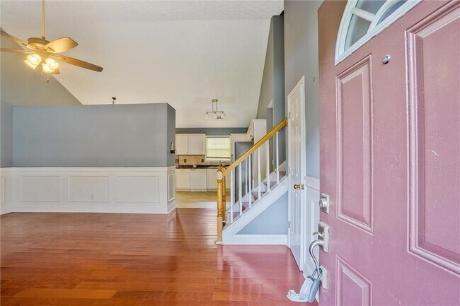 Building Photo - 375 Shadetree Ln