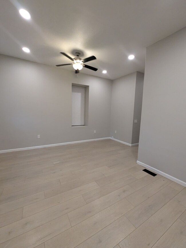 Building Photo - **$500 Security Deposit & 1st Month Free w...