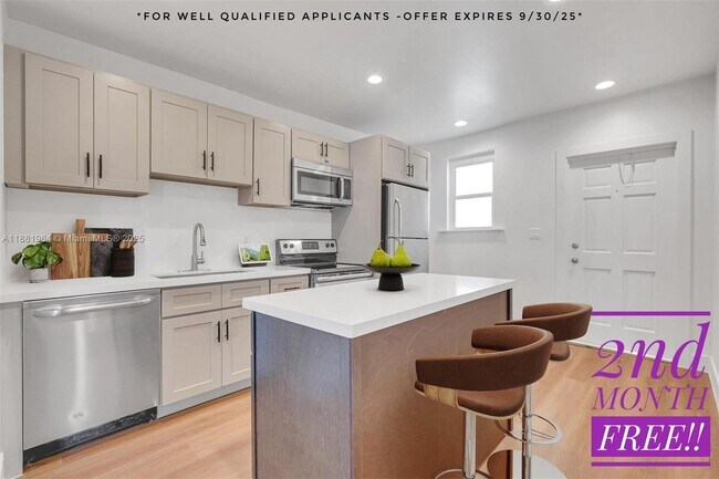 Building Photo - 893 NE 81st St