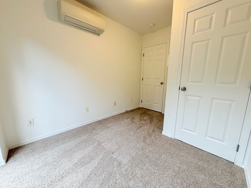 Building Photo - Lovely Ballard Townhome - Exceptional Location! AVAILABLE NOW!