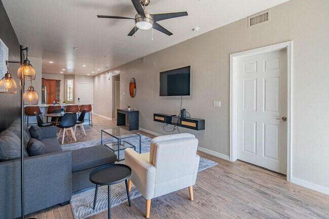 Building Photo - 1275 E University Dr