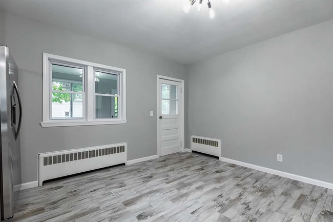 Building Photo - 35 Clark St