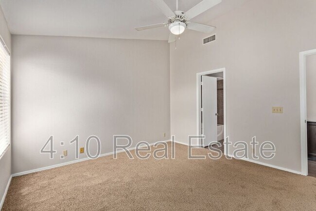 Building Photo - 2381 W Redwood Dr