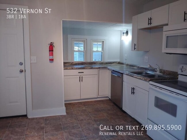 Building Photo - 532 Vernon St