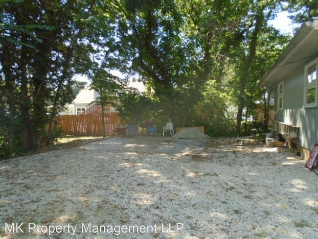 Building Photo - 2 br, 1 bath House - 1857 College Heights