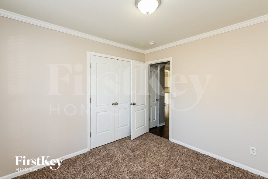 Building Photo - 6824 Parkers Crossing Dr