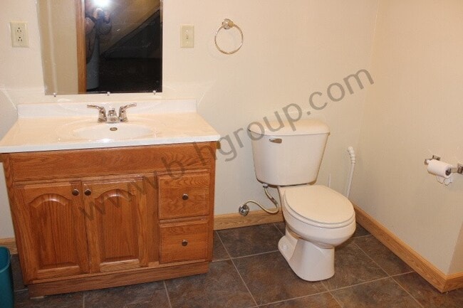 Building Photo - Desirable Southside Location!
