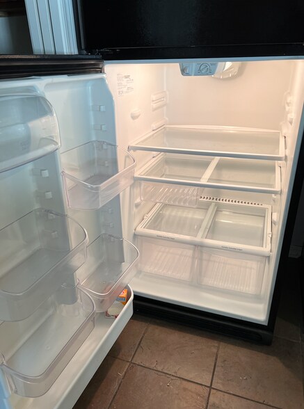 Fridge - 8202 Westbrook Ave