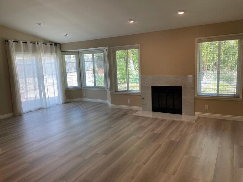 Building Photo - 1180 Kildeer Ct