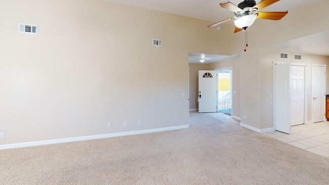 Building Photo - Branch, 367-369