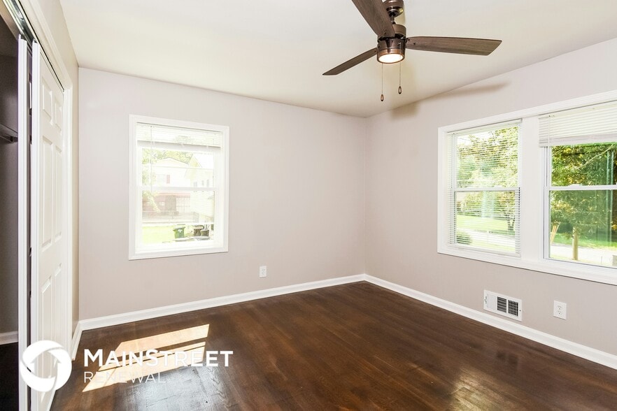 Building Photo - 983 Overbrook Cir