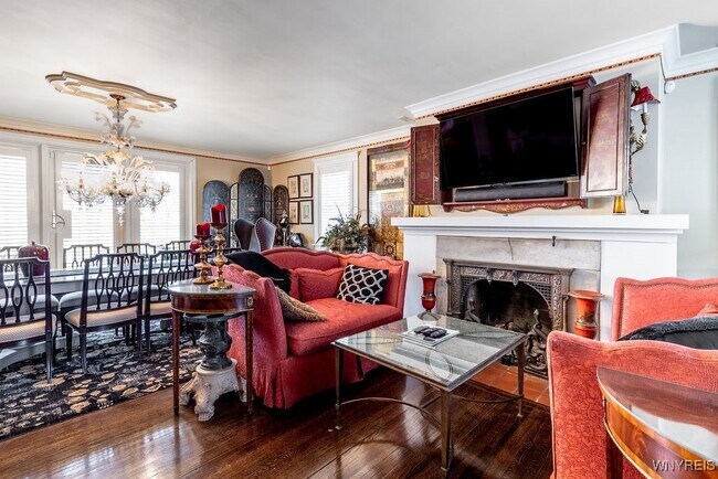 Building Photo - 72 N Long St