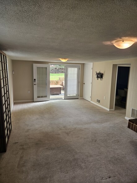 Entryway - 3503 Dunnington Rd