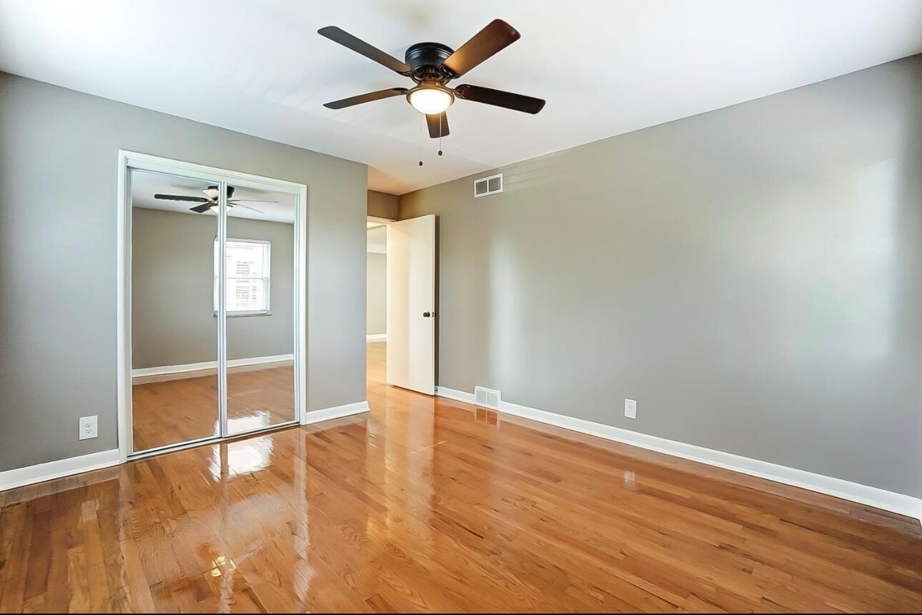 Building Photo - 4936 Kelsch Ln