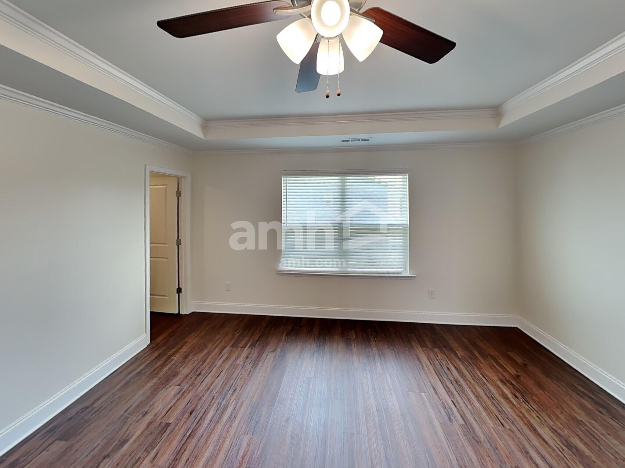 Building Photo - 5220 Valor Dr