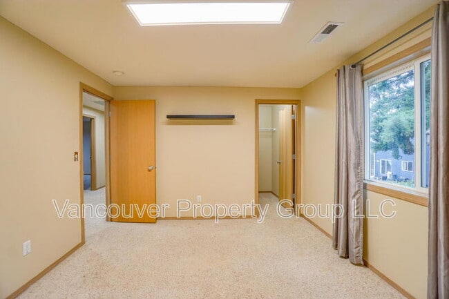 Building Photo - 2420 NE 165th Ave