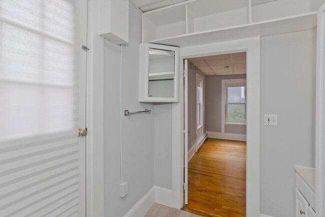 Building Photo - 78 Elm St