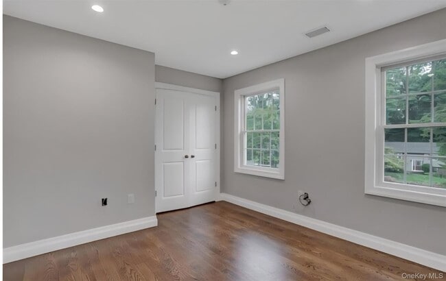 Building Photo - 9 Linda Ln