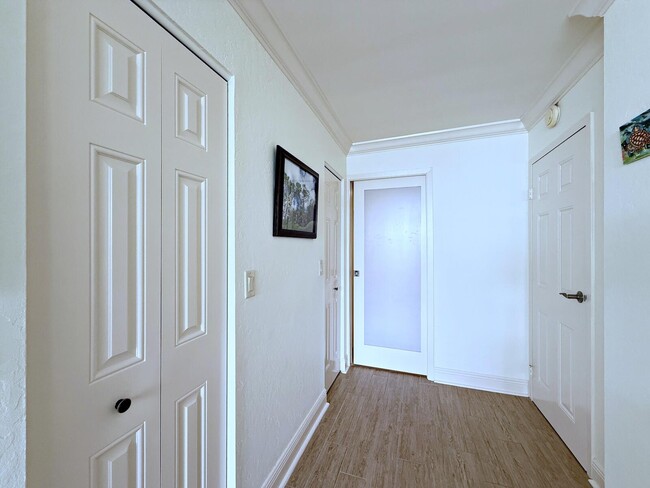 Building Photo - 3546 S Ocean Blvd