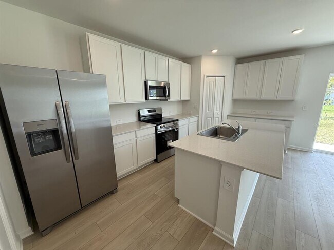 Building Photo - 6212 Botticella Blvd