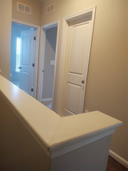 Building Photo - 22414 Glenbow Way