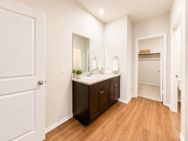 Building Photo - Beautiful 4-bedroom home in Riverstone at Westpointe featuring 2 spacious living areas, a downsta...