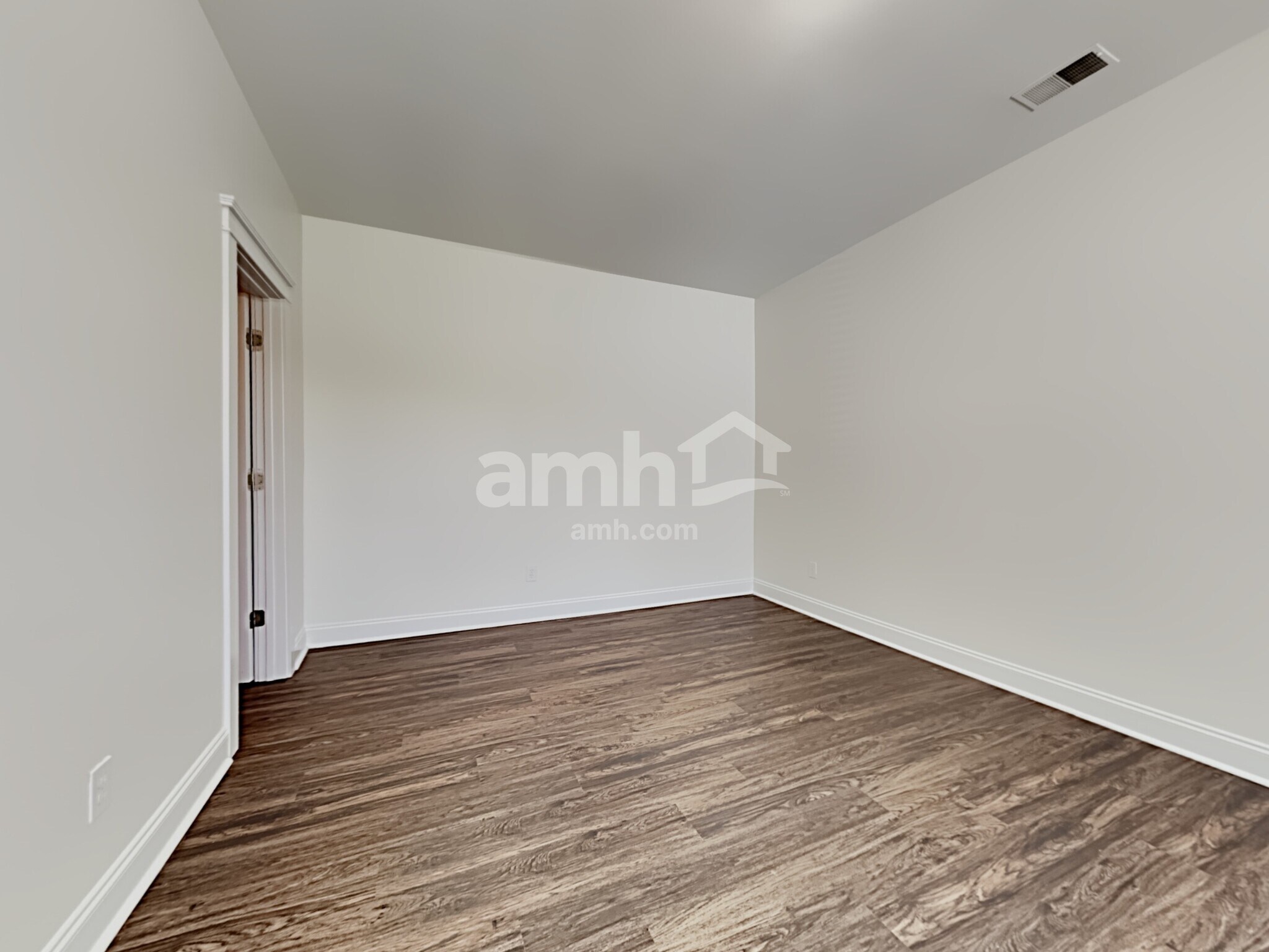 Building Photo - 206 Hydrangea St