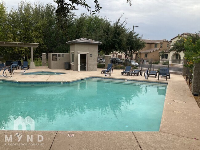 Building Photo - 2507 N 148th Dr