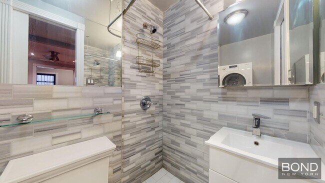 Building Photo - 345 W 53rd St