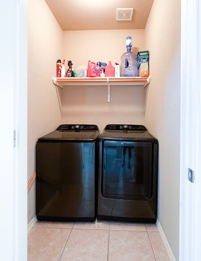 Building Photo - 10419 Avalon Rdg