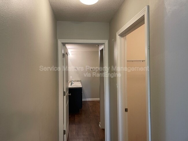 Building Photo - 3481 Quail Dr