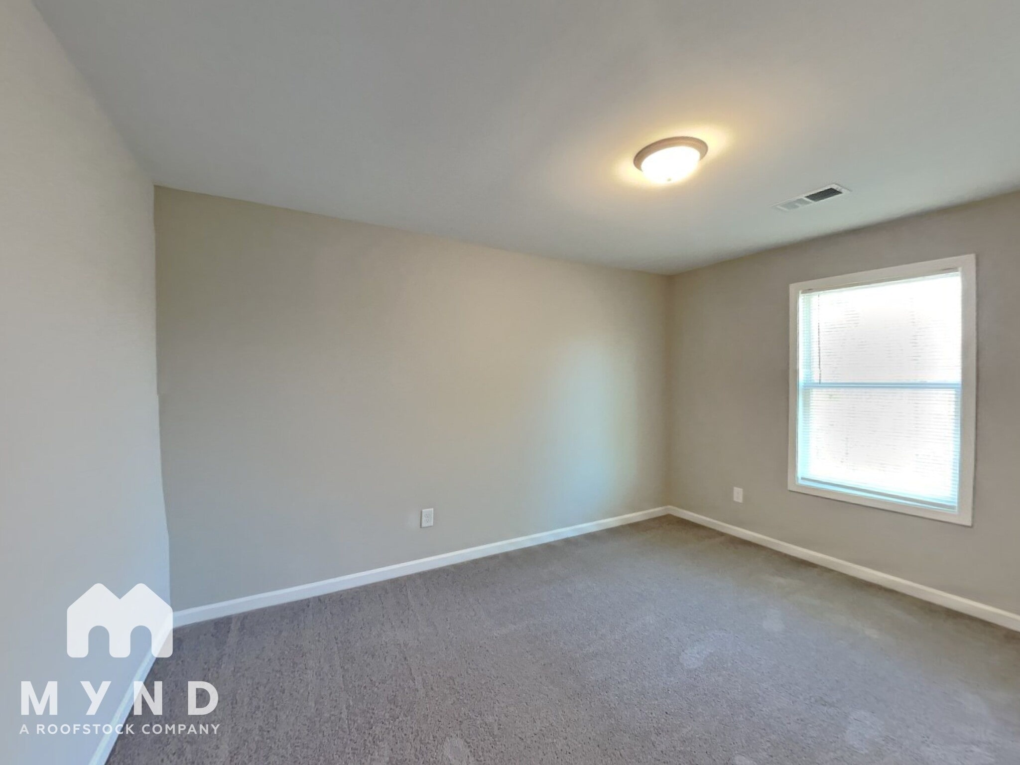 Building Photo - 389 Springwater Wy