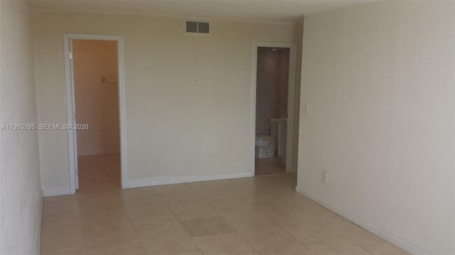 Building Photo - 492 NW 165th St