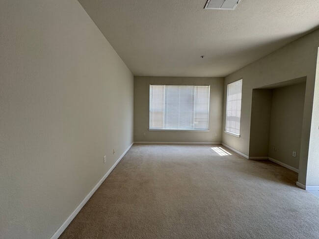 Building Photo - 9157 Lee Vista Blvd