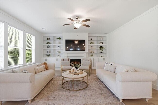 Building Photo - 5045 Reserve Dr
