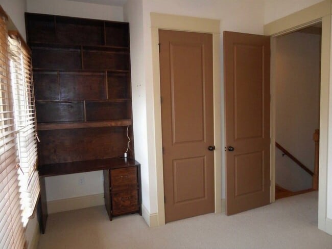 Building Photo - 4712 Dogwood Aly