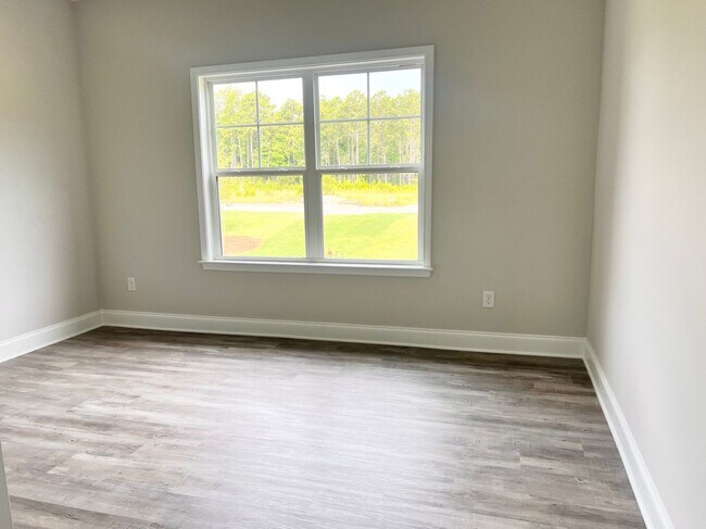 Building Photo - 8024 English Ivy Ct