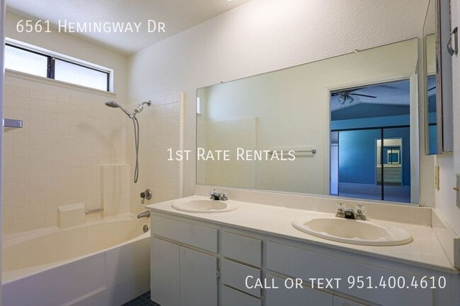 Building Photo - 6561 Hemingway Dr